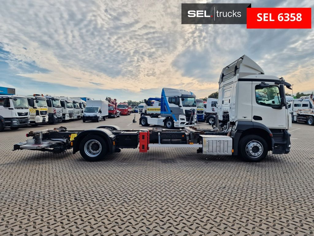 Mercedes-Benz Antos 1840 / Ladebordwand / Retarder Mercedes-Benz Antos 1840 / Ladebordwand / Retarder - Containerwagen/ Wechselfahrgestell LKW: das Bild 4 Mercedes-Benz Antos 1840 / Ladebordwand / Retarder Mercedes-Benz Antos 1840 / Ladebordwand / Retarder - Containerwagen/ Wechselfahrgestell LKW: das Bild 4