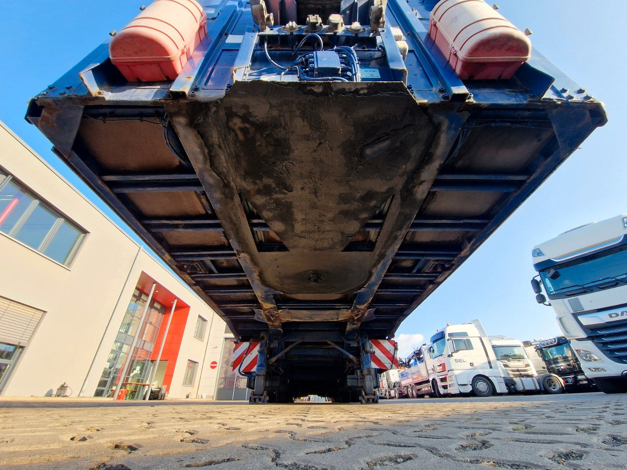 Pritschenauflieger/ Plattformauflieger Meusburger MPS-4 / Lenkachse / Liftachse: das Bild 12