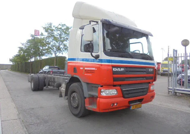 DAF CF 250 NL TRUCK - Fahrgestell LKW: das Bild 3 DAF CF 250 NL TRUCK - Fahrgestell LKW: das Bild 3