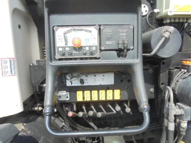 Müllwagen DAF FAN CF75-250 6X2: das Bild 12