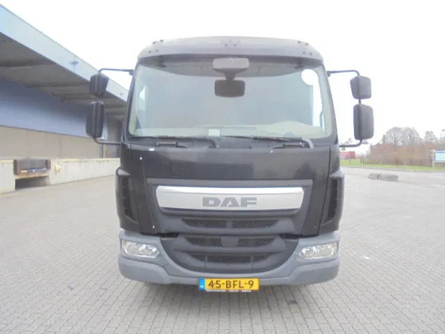 DAF LF 220 NL KENTEKEN - Autokran: das Bild 2 DAF LF 220 NL KENTEKEN - Autokran: das Bild 2
