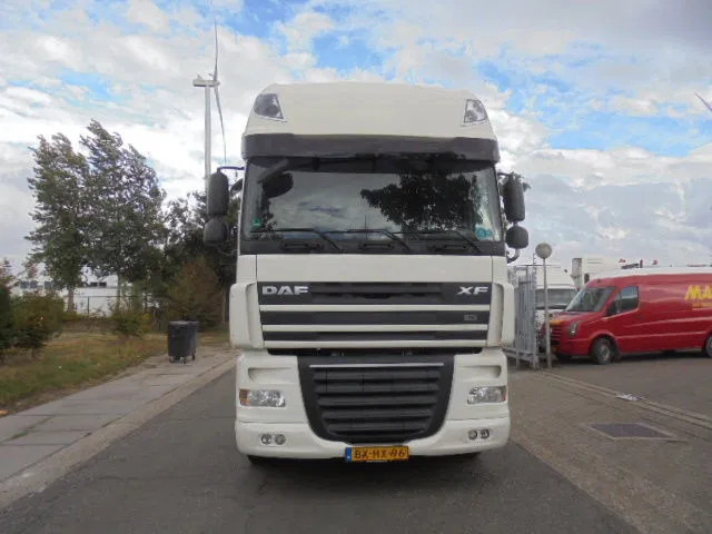 DAF XF 105 410 NL truck - Containerwagen/ Wechselfahrgestell LKW: das Bild 2 DAF XF 105 410 NL truck - Containerwagen/ Wechselfahrgestell LKW: das Bild 2