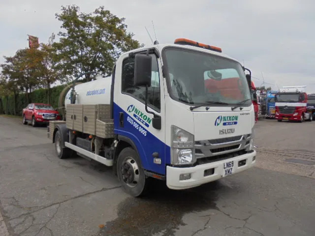 Isuzu N75.190 - Saug-/ Spülfahrzeug: das Bild 3 Isuzu N75.190 - Saug-/ Spülfahrzeug: das Bild 3
