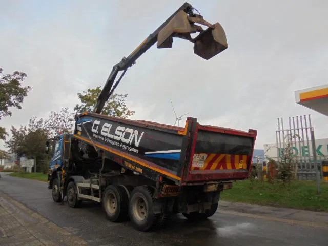 Kipper, Autokran Iveco AD340T36 8X4: das Bild 8