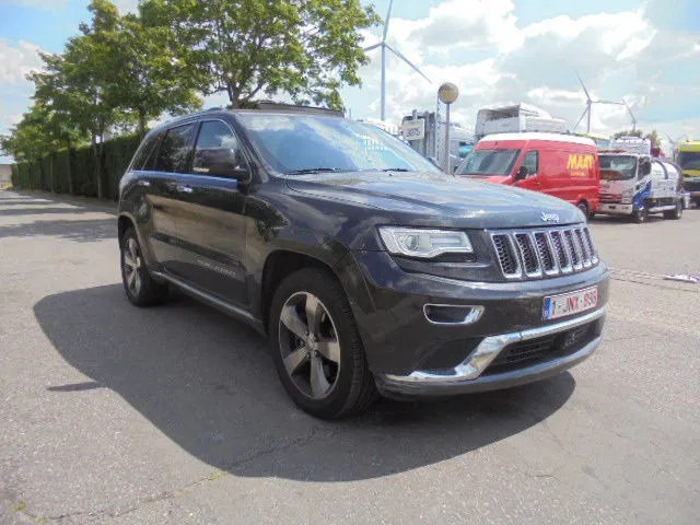 Jeep Grand Cherokee 4X4 SUMMIT EDITION 3.0 LTR V6 - SUV/ Geländewagen: das Bild 3 Jeep Grand Cherokee 4X4 SUMMIT EDITION 3.0 LTR V6 - SUV/ Geländewagen: das Bild 3
