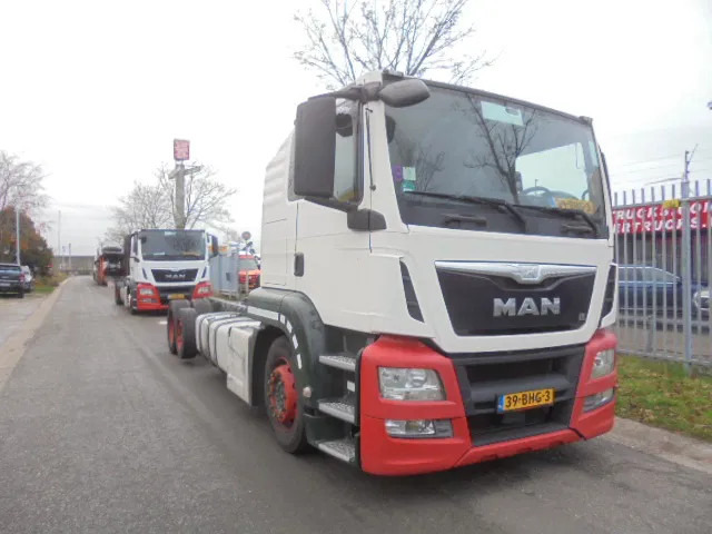 MAN TGS 23.400 LL.U 6X2 - Autotransporter LKW: das Bild 3 MAN TGS 23.400 LL.U 6X2 - Autotransporter LKW: das Bild 3