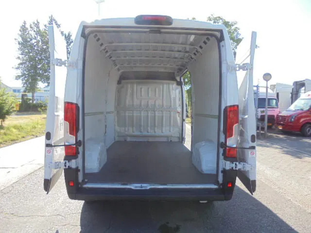 Opel Movano L3H2 2.2L BLUE HDI 140 - Kastenwagen: das Bild 5 Opel Movano L3H2 2.2L BLUE HDI 140 - Kastenwagen: das Bild 5