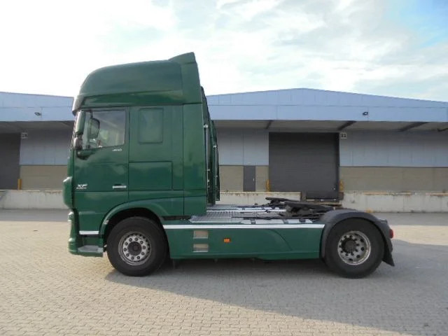 Sattelzugmaschine DAF XF 106.460 SUPER SPACE CAB: das Bild 8