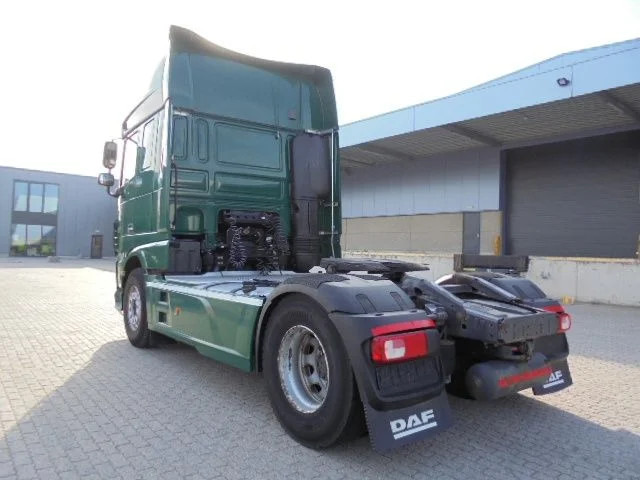 Sattelzugmaschine DAF XF 106.460 SUPER SPACE CAB: das Bild 15