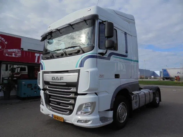 DAF XF 440 - Sattelzugmaschine: das Bild 1 DAF XF 440 - Sattelzugmaschine: das Bild 1
