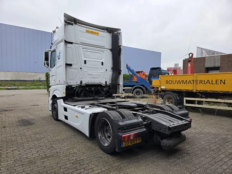 Mercedes-Benz Actros 1842 LS CABINE SCHADE NL TRUCK - Sattelzugmaschine: das Bild 4 Mercedes-Benz Actros 1842 LS CABINE SCHADE NL TRUCK - Sattelzugmaschine: das Bild 4