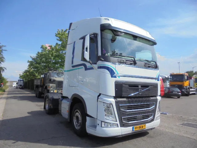 Volvo FH 420 NL TRUCK - Sattelzugmaschine: das Bild 3 Volvo FH 420 NL TRUCK - Sattelzugmaschine: das Bild 3