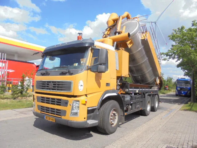 Terberg FM 1450 6X4 - Saug-/ Spülfahrzeug: das Bild 1 Terberg FM 1450 6X4 - Saug-/ Spülfahrzeug: das Bild 1