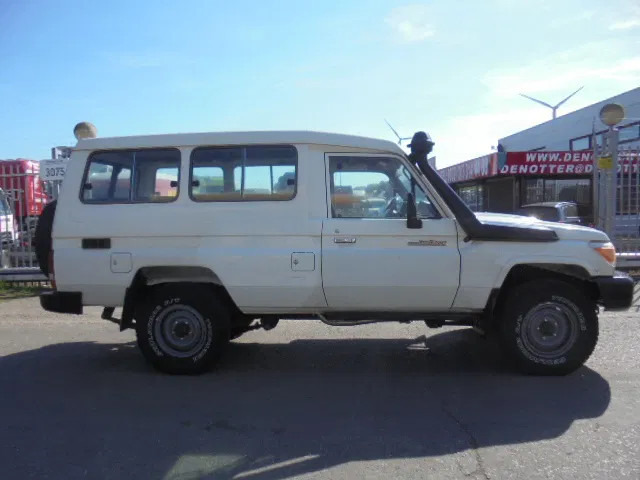 Toyota Land Cruiser HZJ78L 4X4 EXPORT OUTSIDE EU ONLY - PKW: das Bild 4 Toyota Land Cruiser HZJ78L 4X4 EXPORT OUTSIDE EU ONLY - PKW: das Bild 4