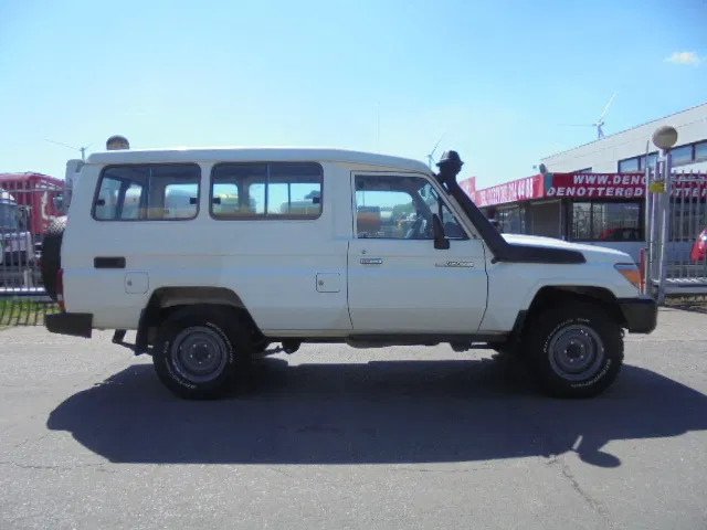 Toyota Land Cruiser HZJ78L 4X4 EXPORT OUTSIDE EU ONLY - PKW: das Bild 4 Toyota Land Cruiser HZJ78L 4X4 EXPORT OUTSIDE EU ONLY - PKW: das Bild 4