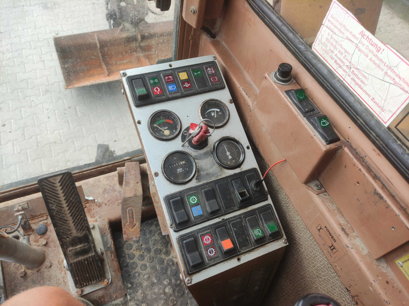 Mobilbagger Caterpillar 214 B wheel excavator: das Bild 19