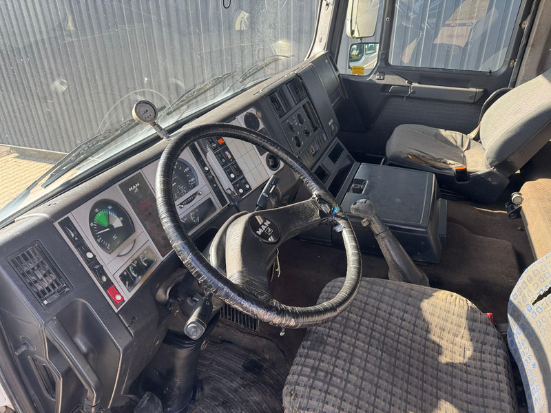MAN 26.403 - Fahrgestell LKW: das Bild 5 MAN 26.403 - Fahrgestell LKW: das Bild 5