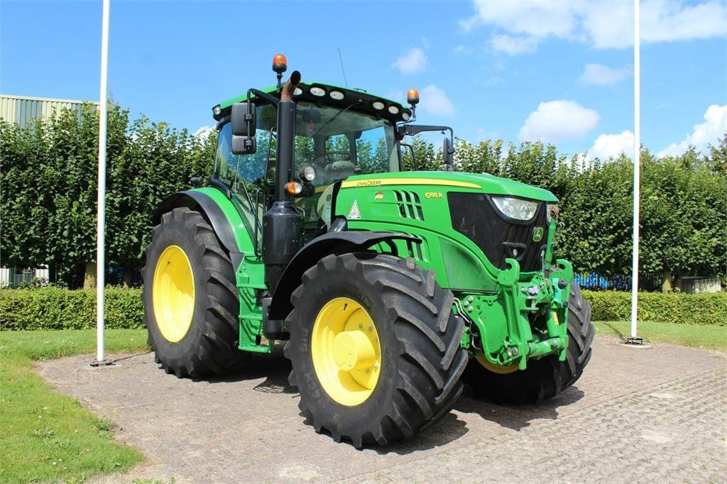 Traktor John Deere 6155R: das Bild 1