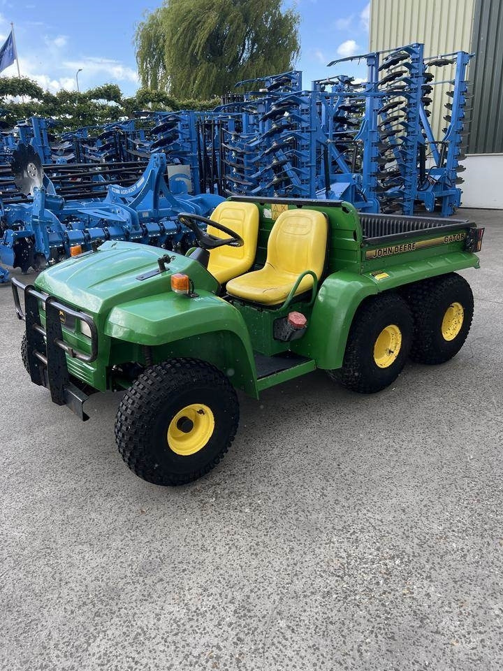 John Deere 6x4 Gator - Quad: das Bild 1 John Deere 6x4 Gator - Quad: das Bild 1
