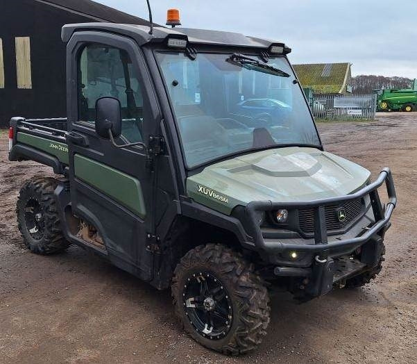 John Deere XUV 865M - Quad: das Bild 2 John Deere XUV 865M - Quad: das Bild 2