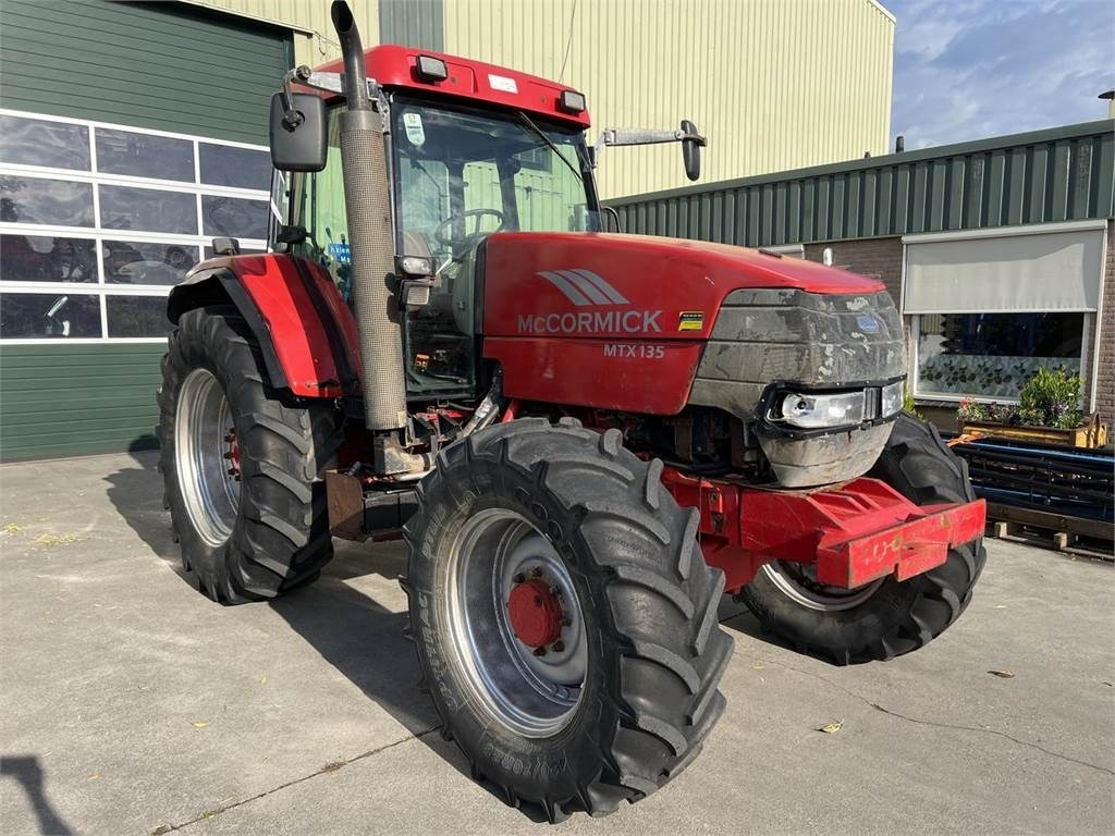 McCormick MTX135 - Traktor: das Bild 2 McCormick MTX135 - Traktor: das Bild 2