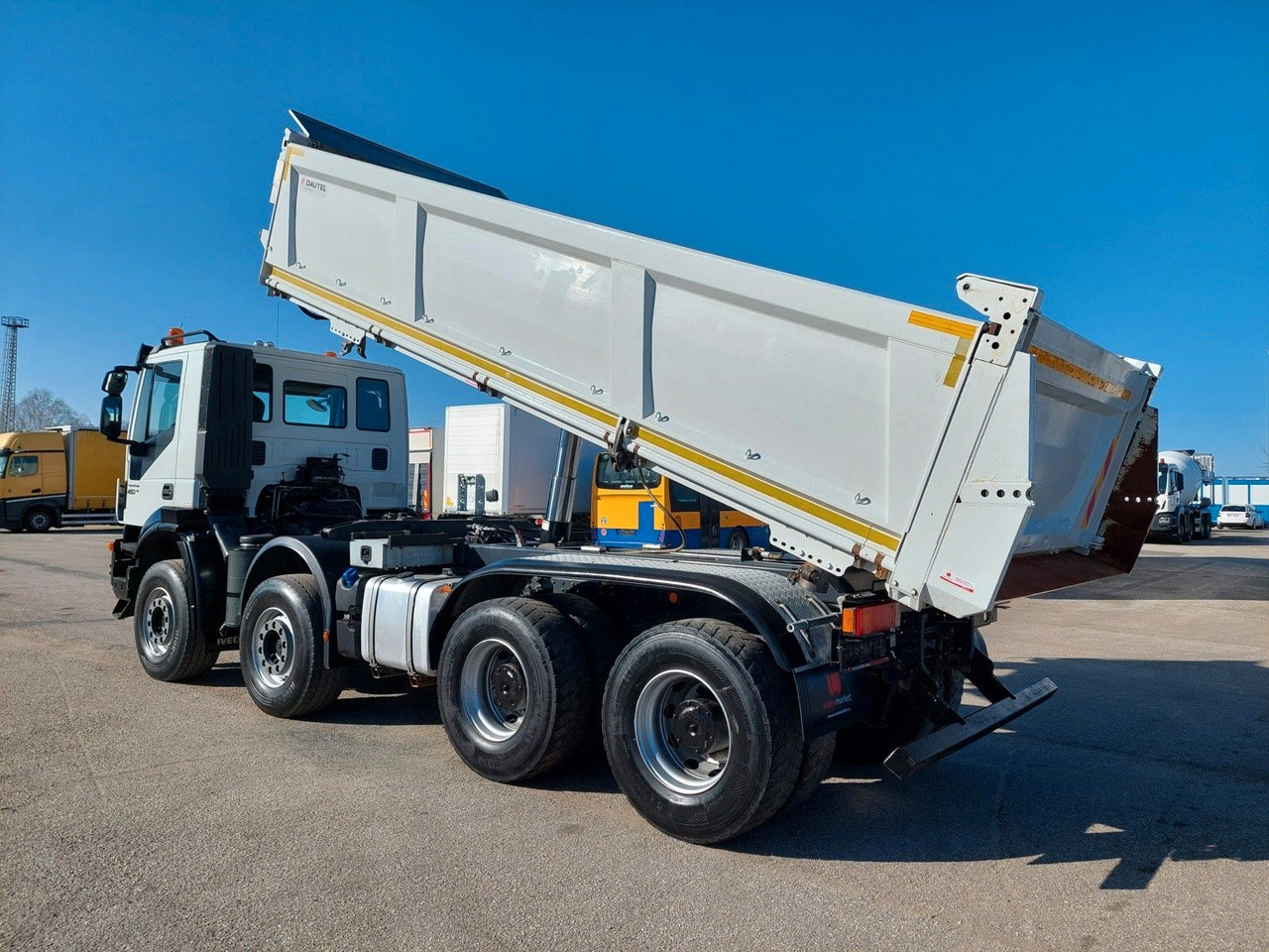 Iveco AD340T45 Bordmatic Dautel 8x4 - Kipper: das Bild 3 Iveco AD340T45 Bordmatic Dautel 8x4 - Kipper: das Bild 3