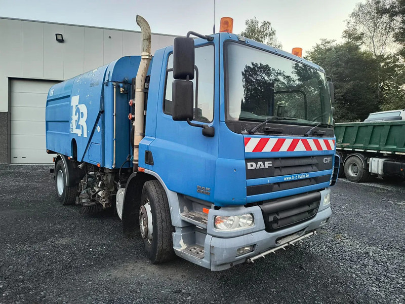 DAF CF 75.250 DRIVING CONDITION - SWEEPER NEEDS REPAIRMENT - Kehrmaschine: das Bild 3 DAF CF 75.250 DRIVING CONDITION - SWEEPER NEEDS REPAIRMENT - Kehrmaschine: das Bild 3