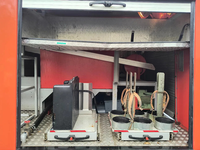 Feuerwehrfahrzeug Iveco Eurocargo 38 025 KM (!) - LIGHT TOWER - GENERATOR - 525L TANK: das Bild 16
