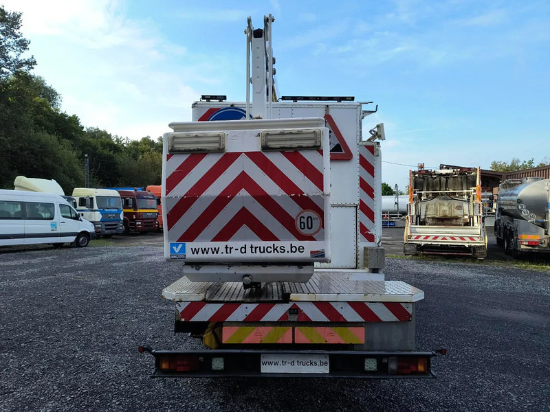 Iveco EuroCargo 120 E18 + COMET 151TAL (15 m) - LKW: das Bild 5 Iveco EuroCargo 120 E18 + COMET 151TAL (15 m) - LKW: das Bild 5