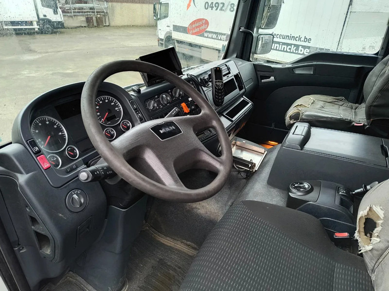 Innenraum Bild 1: Tankwagen Für die Beförderung von Kraftstoff MAN TGM 26.340 19000L FUEL/CARBURANT - 4 COMP