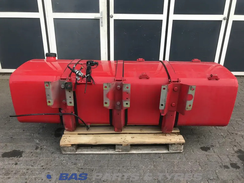 DAF Brandstoftank DAF 720 Liter 1314499 - Kraftstofftank für LKW: das Bild 3 DAF Brandstoftank DAF 720 Liter 1314499 - Kraftstofftank für LKW: das Bild 3