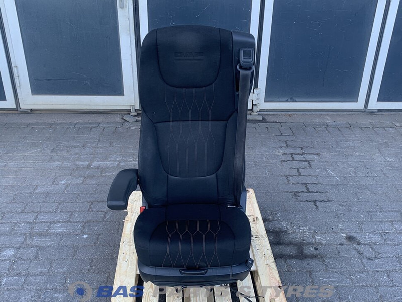 DAF CF Euro 6 Chauffeursstoel DAF 2104648 - Sitz für LKW: das Bild 1 DAF CF Euro 6 Chauffeursstoel DAF 2104648 - Sitz für LKW: das Bild 1