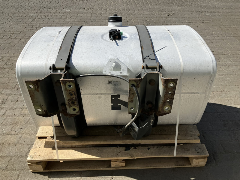 DAF - Kraftstofftank für LKW: das Bild 3 DAF - Kraftstofftank für LKW: das Bild 3