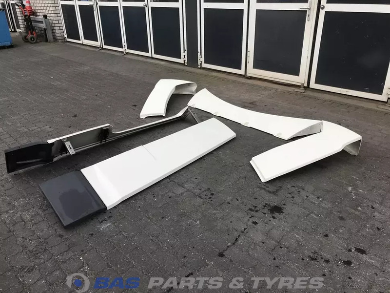 DAF XF106 Spoilerset DAF Super Space Cab L2H3 1671843 - Aeropack/ Spoiler für LKW: das Bild 2 DAF XF106 Spoilerset DAF Super Space Cab L2H3 1671843 - Aeropack/ Spoiler für LKW: das Bild 2
