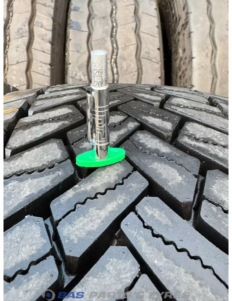 Goodyear Goodyear 295/80R22.5 Kmax D 152/148 K M+S 3PMSF gebruikte set - Reifen für LKW: das Bild 3 Goodyear Goodyear 295/80R22.5 Kmax D 152/148 K M+S 3PMSF gebruikte set - Reifen für LKW: das Bild 3