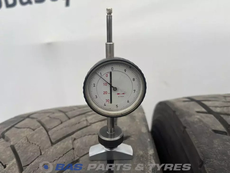 Goodyear Goodyear 315/70R22.5 KMAX D G2 154/152 M+S 3PMSF gebruikte set - Reifen für LKW: das Bild 3 Goodyear Goodyear 315/70R22.5 KMAX D G2 154/152 M+S 3PMSF gebruikte set - Reifen für LKW: das Bild 3