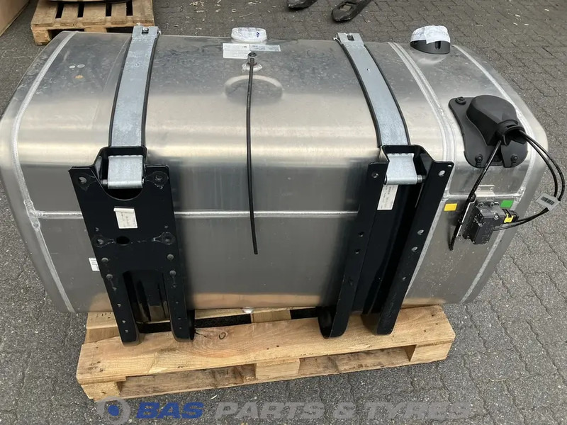 MAN - Kraftstofftank für LKW: das Bild 3 MAN - Kraftstofftank für LKW: das Bild 3