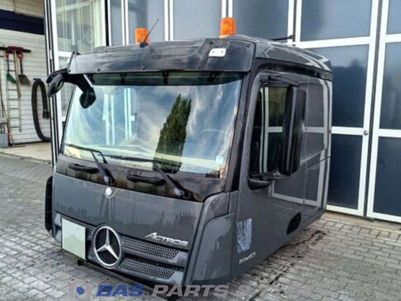 Mercedes-Benz Actros MP4 - Fahrerhaus und Interieur für LKW: das Bild 1 Mercedes-Benz Actros MP4 - Fahrerhaus und Interieur für LKW: das Bild 1
