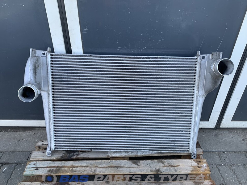 Mercedes-Benz Intercooler Mercedes A 961 500 04 02 - Interkühler für LKW: das Bild 1 Mercedes-Benz Intercooler Mercedes A 961 500 04 02 - Interkühler für LKW: das Bild 1