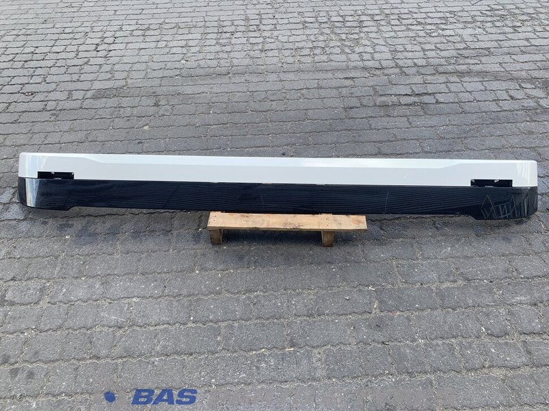 Scania Zonneklep Scania 2341420 - Sonnenblende für LKW: das Bild 1 Scania Zonneklep Scania 2341420 - Sonnenblende für LKW: das Bild 1