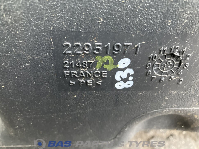 Volvo Brandstoftank Volvo 290 Liter 22951971 - Kraftstofftank für LKW: das Bild 5 Volvo Brandstoftank Volvo 290 Liter 22951971 - Kraftstofftank für LKW: das Bild 5