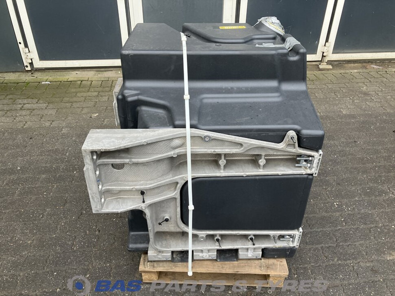 Volvo Brandstoftank Volvo 290 Liter 22951971 - Kraftstofftank für LKW: das Bild 4 Volvo Brandstoftank Volvo 290 Liter 22951971 - Kraftstofftank für LKW: das Bild 4