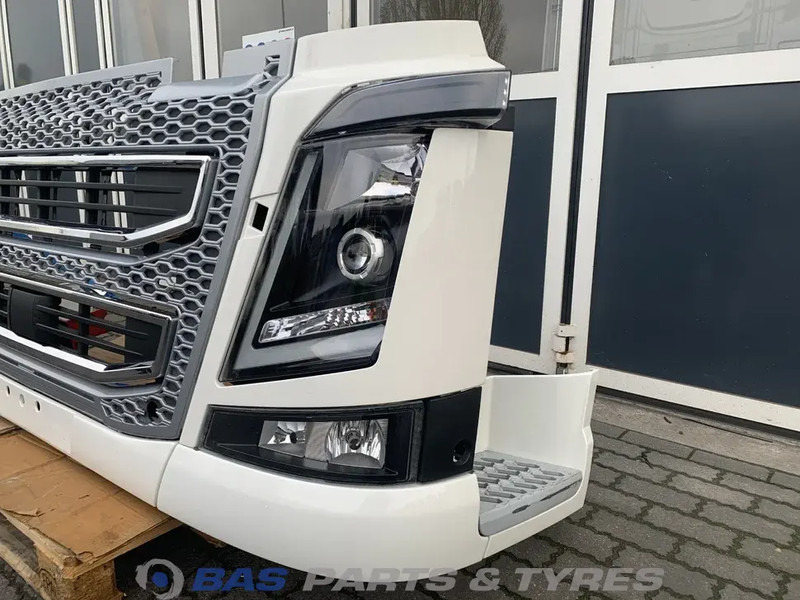 Volvo FH4 Bumper Volvo 82492251 - Stoßstange für LKW: das Bild 2 Volvo FH4 Bumper Volvo 82492251 - Stoßstange für LKW: das Bild 2