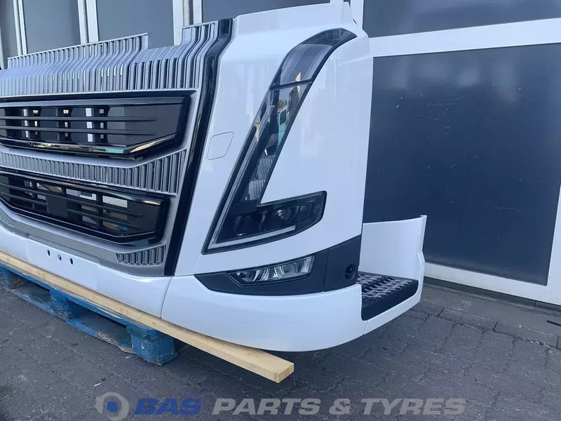 Volvo FH4B - Stoßstange für LKW: das Bild 2 Volvo FH4B - Stoßstange für LKW: das Bild 2