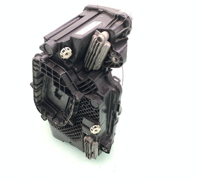 Volvo FH4B - Hauptscheinwerfer für LKW: das Bild 3 Volvo FH4B - Hauptscheinwerfer für LKW: das Bild 3