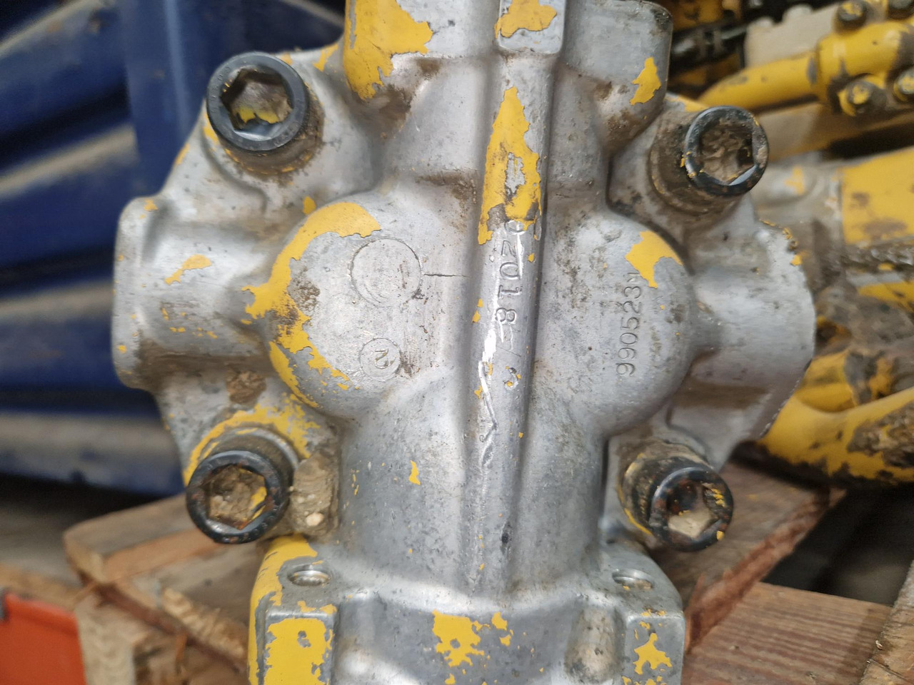 KOMATSU HD 465.3 - Ersatzteile für Baumaschine: das Bild 2 KOMATSU HD 465.3 - Ersatzteile für Baumaschine: das Bild 2