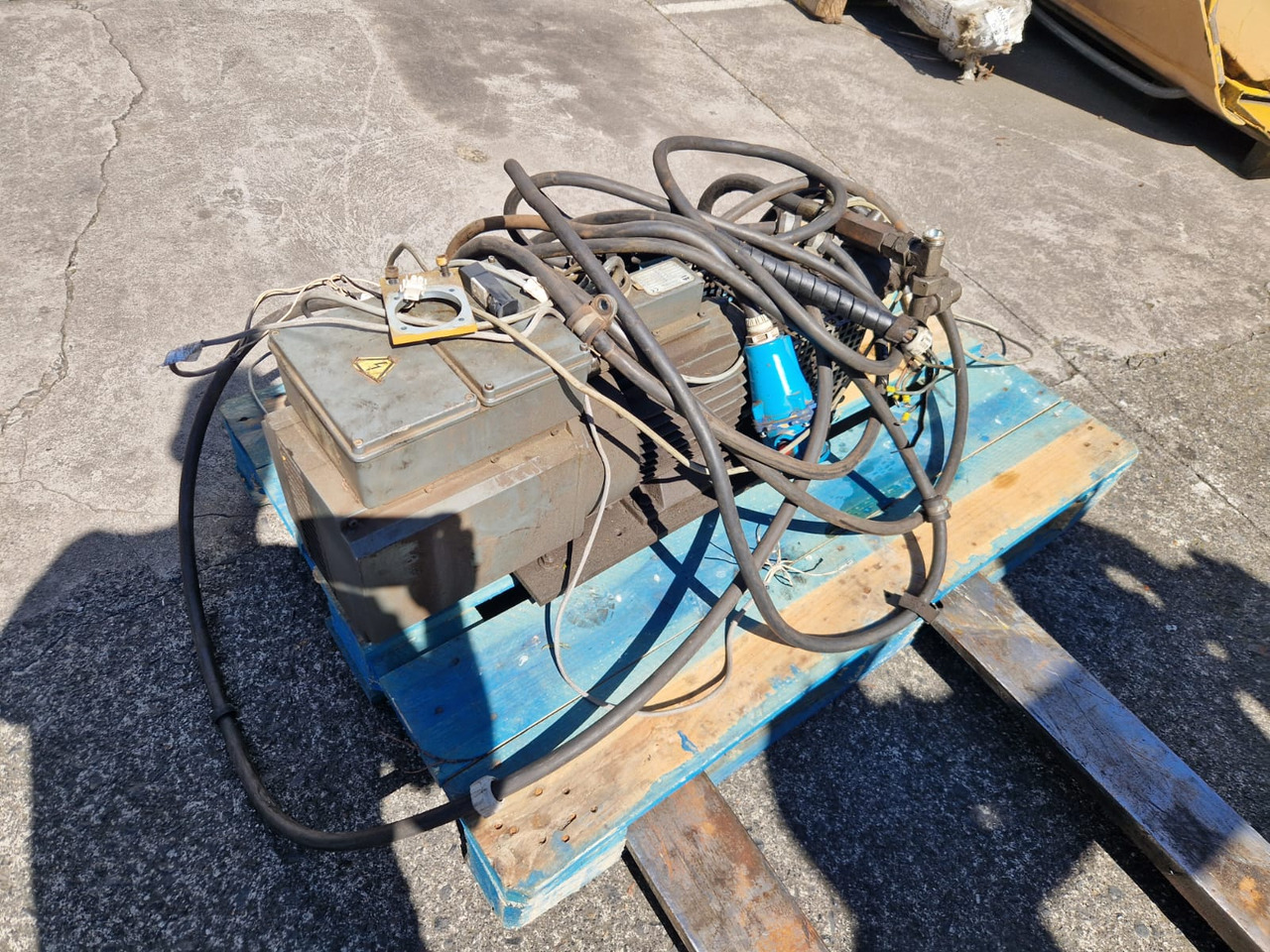 GENERADOR MOZELT - Stromgenerator: das Bild 2 GENERADOR MOZELT - Stromgenerator: das Bild 2