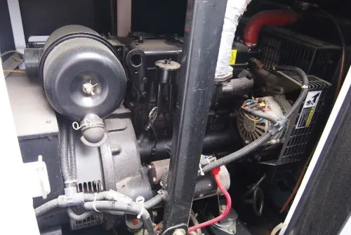 Agregat prądotwórczy Hiunday maszt oświetleniowy - Stromgenerator: das Bild 3 Agregat prądotwórczy Hiunday maszt oświetleniowy - Stromgenerator: das Bild 3