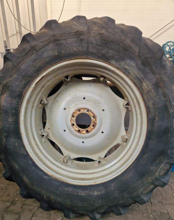 Części do Ciągnika Massey Ferguson MF 3000, 6000 Koła tylne 18,4R38 do ciągnika MF - Komplettrad für Landmaschine: das Bild 1 Części do Ciągnika Massey Ferguson MF 3000, 6000 Koła tylne 18,4R38 do ciągnika MF - Komplettrad für Landmaschine: das Bild 1