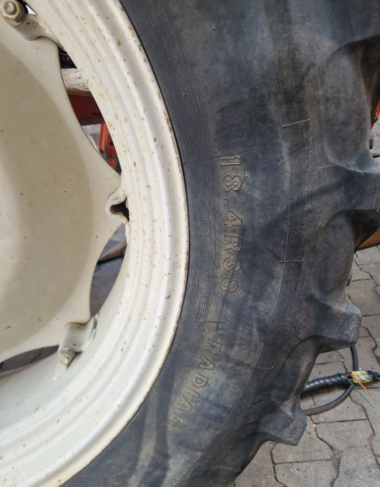 Części do Ciągnika Massey Ferguson MF 3000, 6000 Koła tylne 18,4R38 do ciągnika MF - Komplettrad für Landmaschine: das Bild 3 Części do Ciągnika Massey Ferguson MF 3000, 6000 Koła tylne 18,4R38 do ciągnika MF - Komplettrad für Landmaschine: das Bild 3